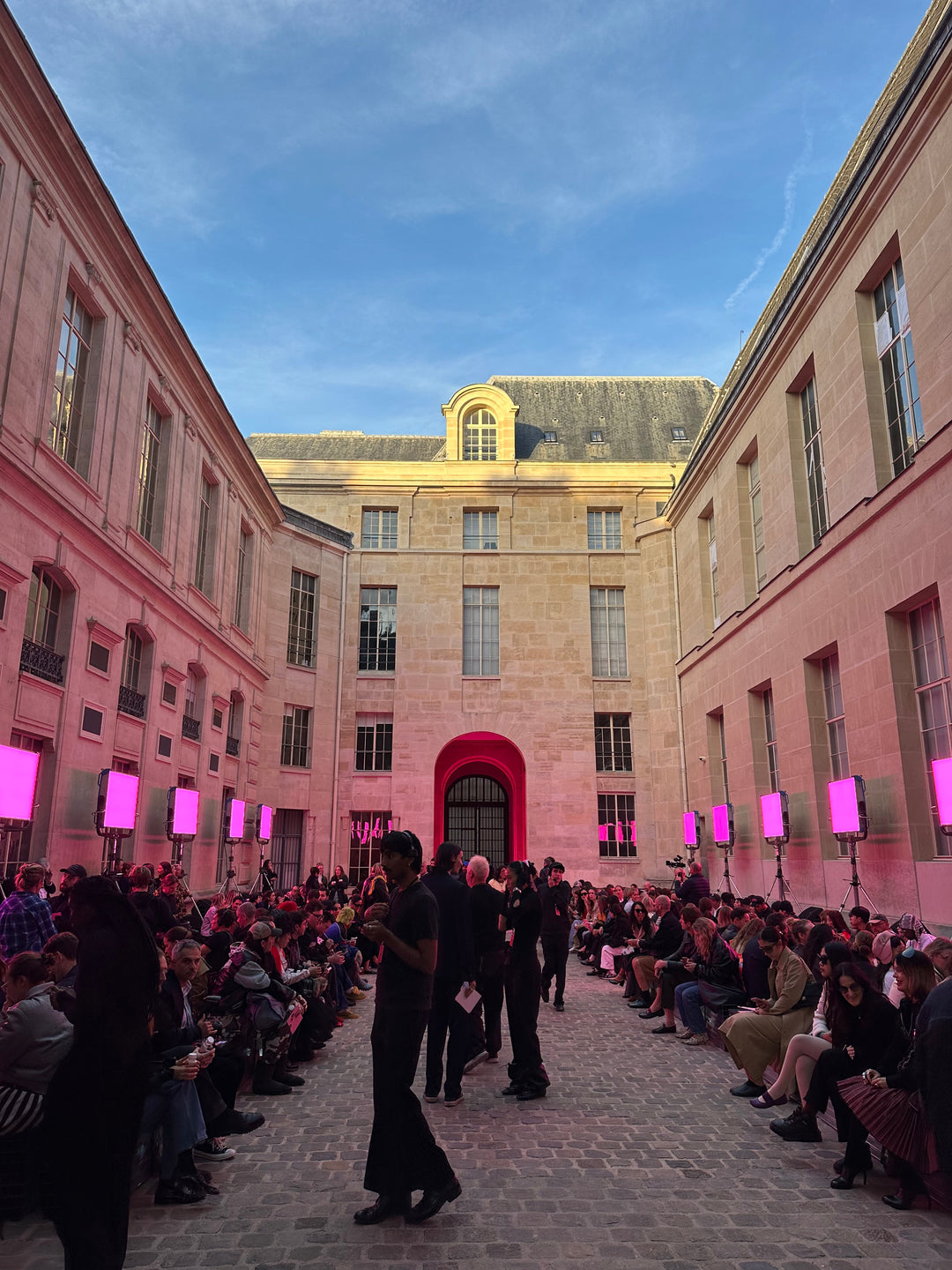 Fashion Week : Clarté, partenaire skincare officiel du défilé Meryll Rogge SS26